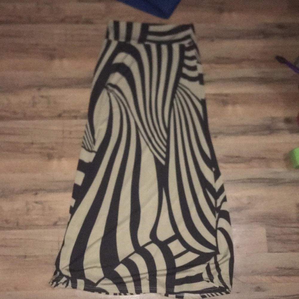Black and gold maxi skirt